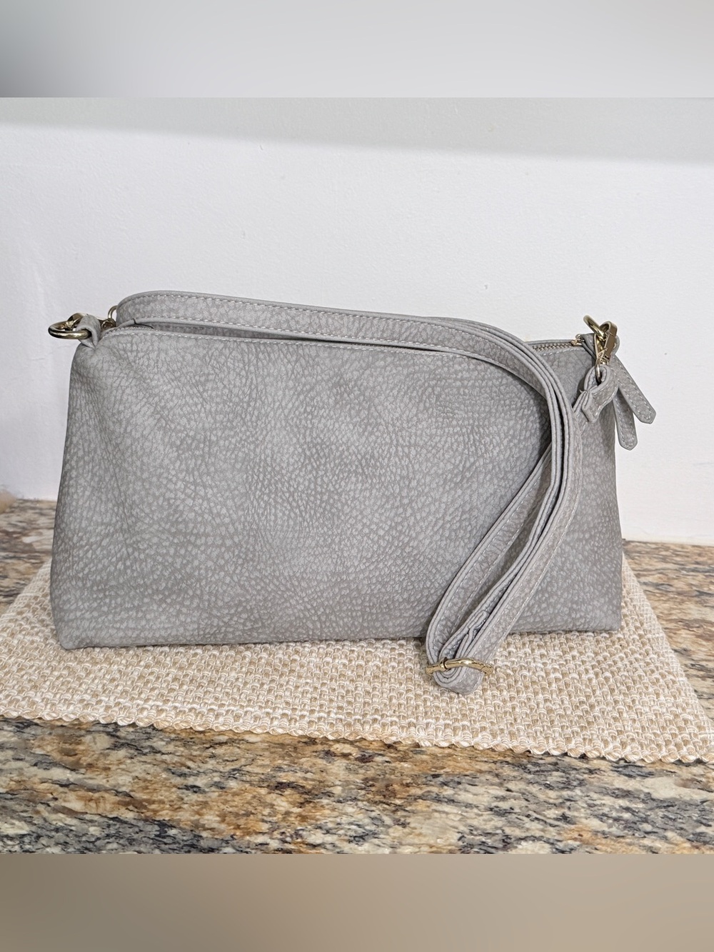 Shiraleah Light Gray Pebbled Purse – Detachable Strap for shoulder or crossbody